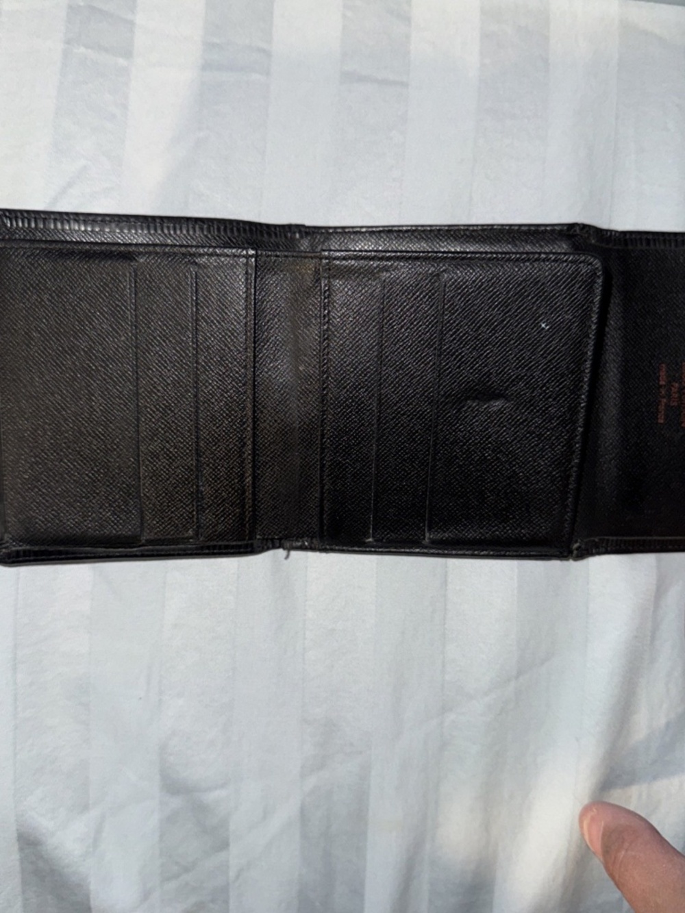 Louis Vuitton Epi Leather Black Bifold Wallet Small Snap Closure - Picture 5 of 7